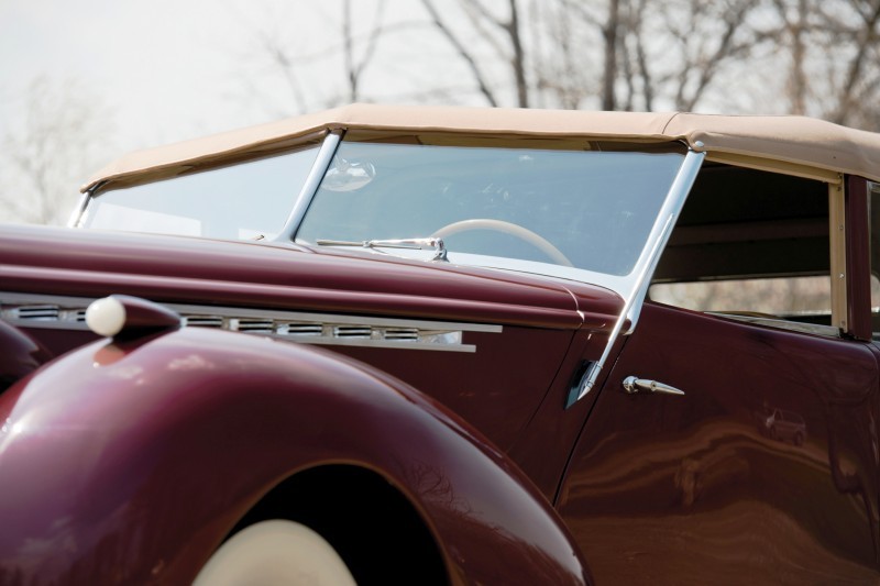 1940 Packard Custom Super Eight Convertible Sedan by Darrin 11