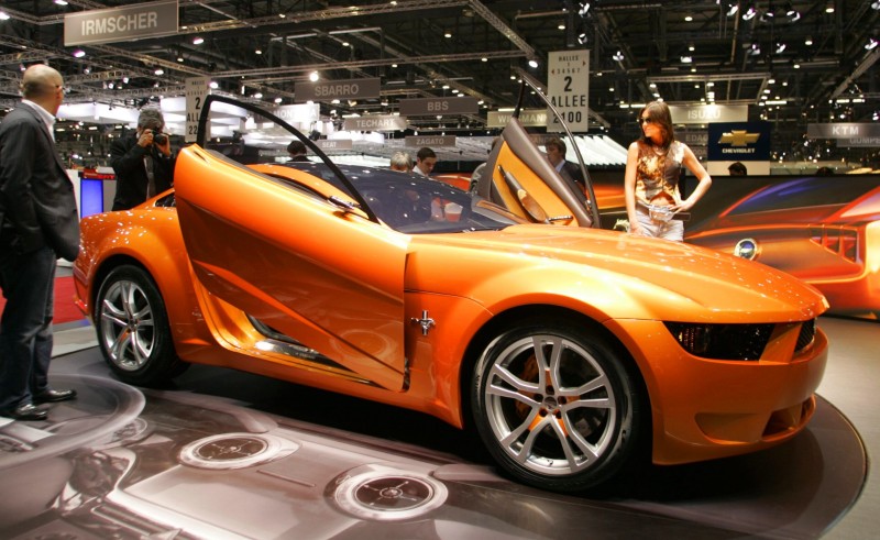 2006 Giugiaro Ford Mustang Concept Was Ringer vs In-House Ford Designs 1