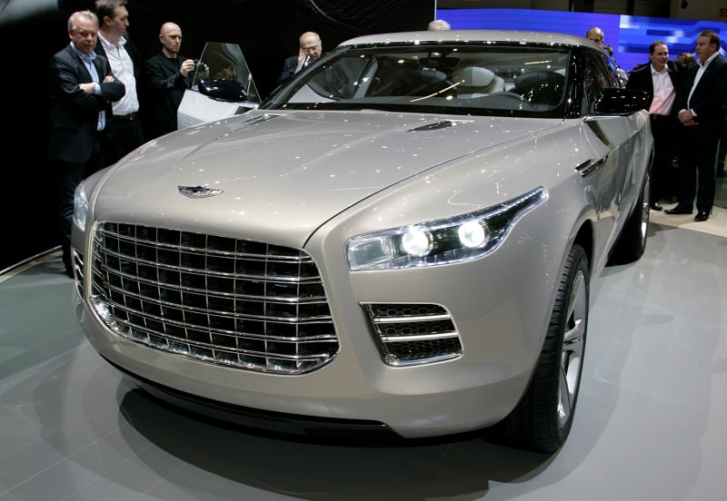 2009 Aston Martin LAGONDA SUV Concept 3