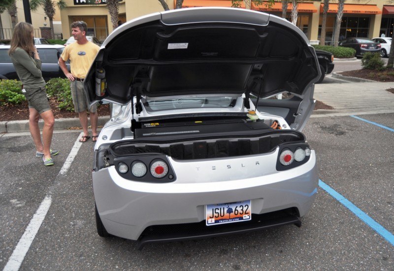 2011 TESLA Roadster 4