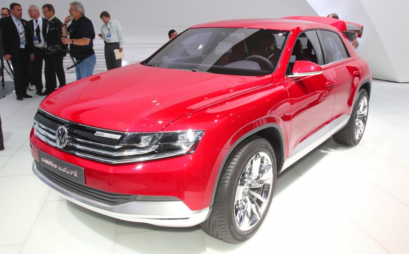 2011 Volkswagen Cross Coupe SUV Concept 18