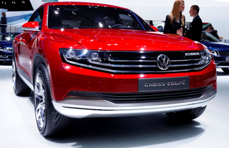 2011 Volkswagen Cross Coupe SUV Concept 9