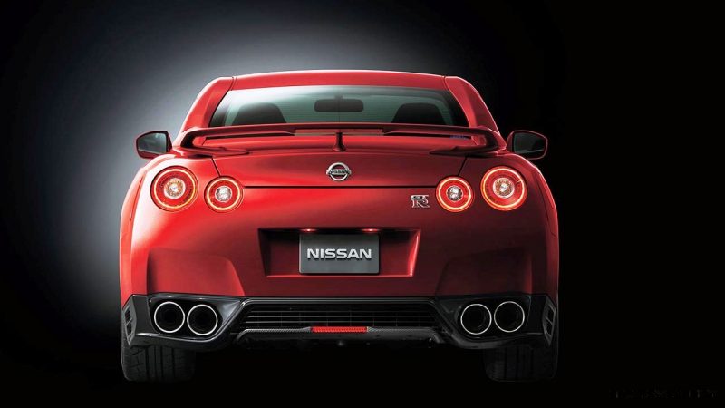 2014_Nissan_GT-R_Nissan_48836