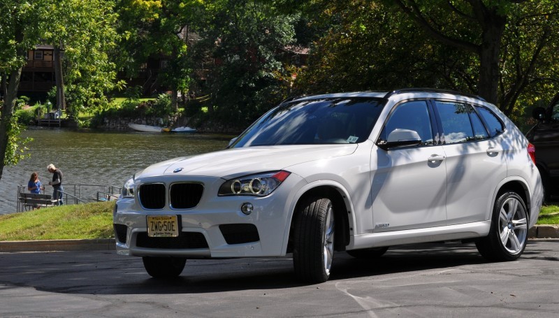 BMW X1 sDrive28i M Sport - Alpine White in 60 High-Res Photos30