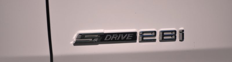 BMW X1 sDrive28i M Sport - Alpine White in 60 High-Res Photos40