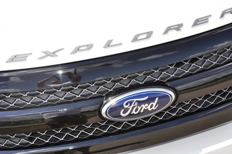 Ford Explorer Sport - Photo Showcase13