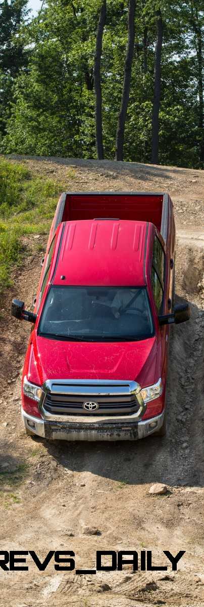 2014_Toyota_Tundra_SR5_014