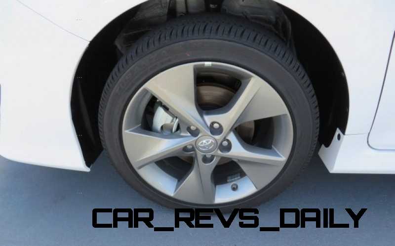 CarRevsDaily.com - 2014.5 Toyota Camry SE Buyers Guide 10