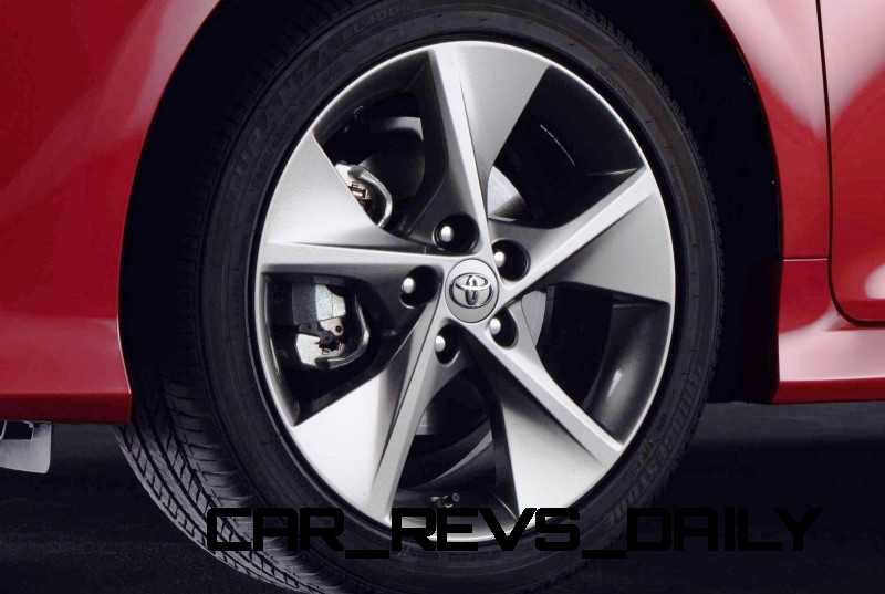 CarRevsDaily.com - 2014.5 Toyota Camry SE Buyers Guide 54