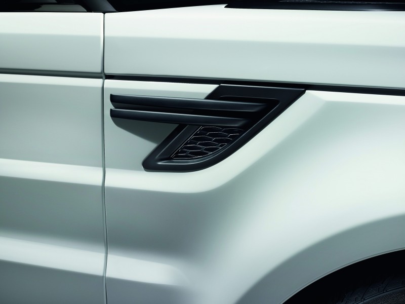 2014 Range Rover Sport Stealth Pack Brings Black 21s or 22-inch Wheels 2