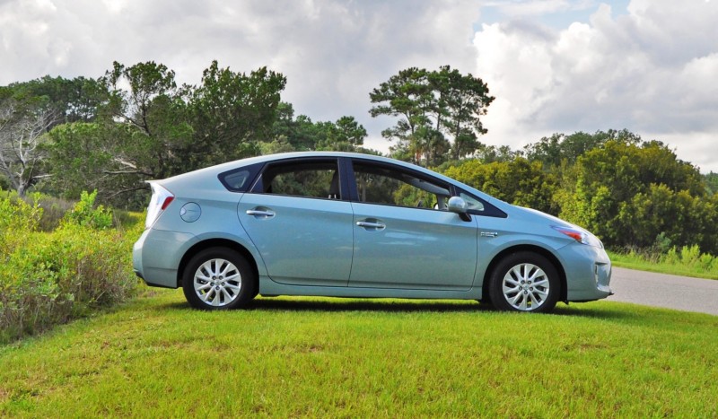 2014 Toyota Prius Plug-in Hybrid 12