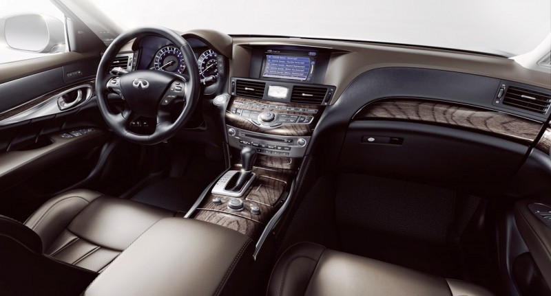 2014-infiniti-q70-sedan-interior-vlp-sitinside-02