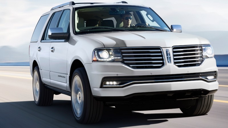 2015 Lincoln Navigator Hero Shot