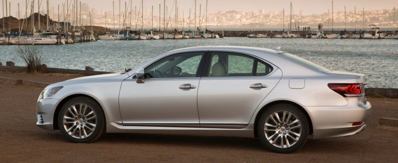 2013_Lexus_LS_460_014