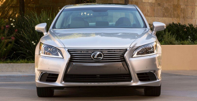 2013_Lexus_LS_460_019