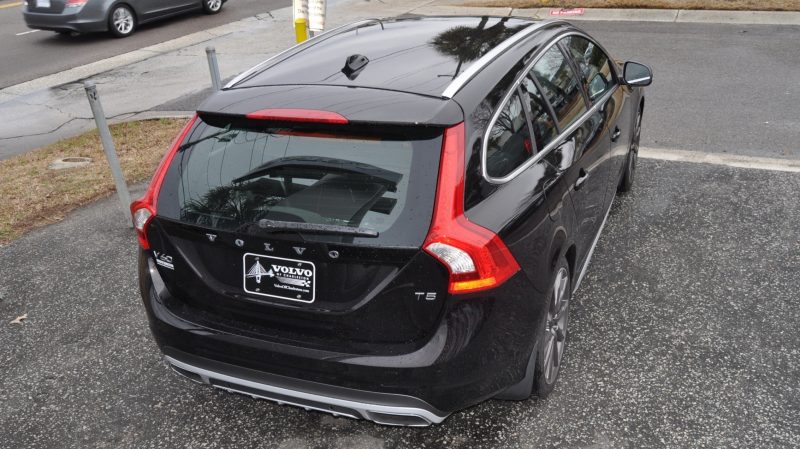 2015 Volvo V60 T5 Sport Pack -- Video Walkaround and 30 All-New Photos 17