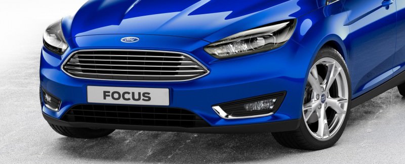 2015_Ford_Focus_5Door_02