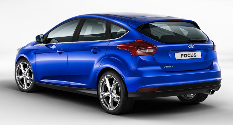 2015_Ford_Focus_5Door_04