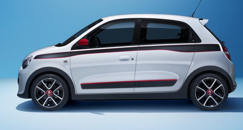 All-New Renault Twingo Packs Rear Engine, Four Doors and Cute New Style 13