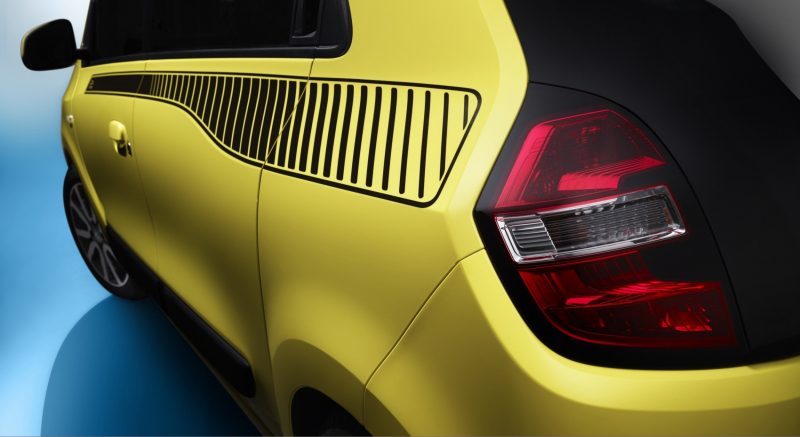 All-New Renault Twingo Packs Rear Engine, Four Doors and Cute New Style 15