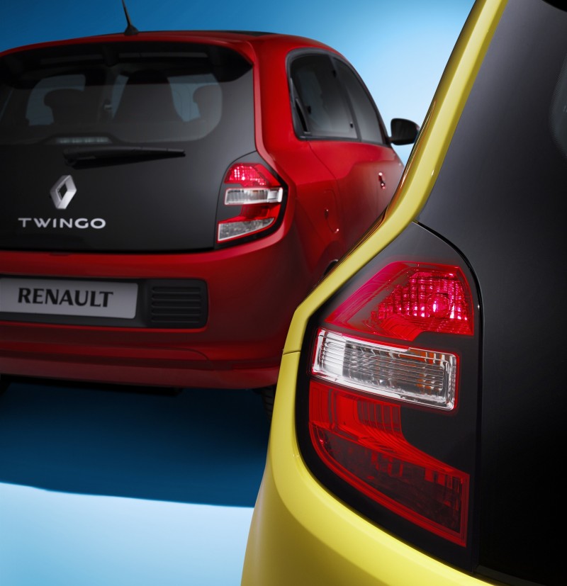 All-New Renault Twingo Packs Rear Engine, Four Doors and Cute New Style 6