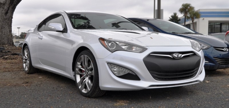 Hyundai Genesis Coupe 3.8 Track Pack  3