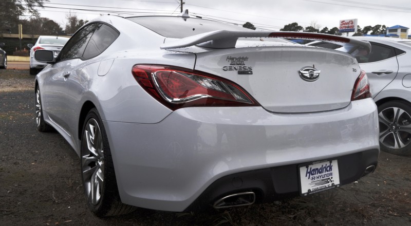 Hyundai Genesis Coupe 3.8 Track Pack  9