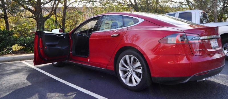 2014 TESLA Model S 85 -- Road Test Video Review -- 1500-words -- 250 Images -- Smooth Power, Great Dynamics, Unequivocal EV Brilliance 28