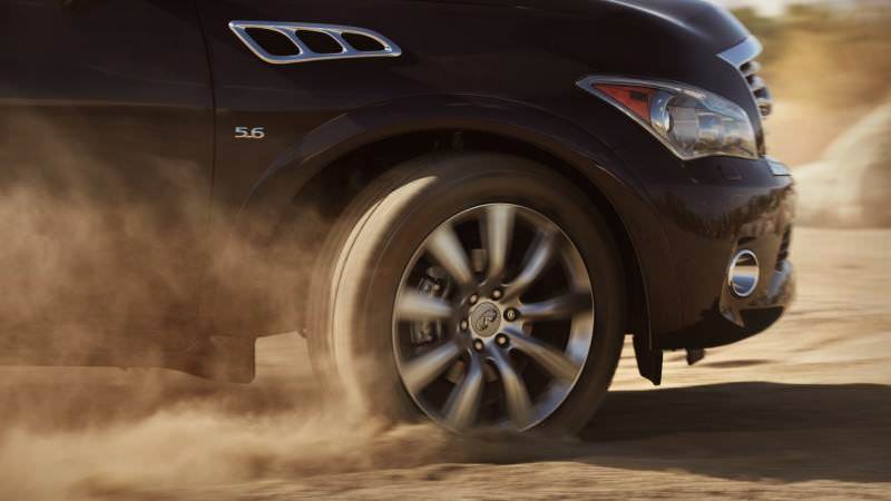 Car-Revs-Daily.com -- 2014 INFINITI QX80 Buyers Guide, Pricing, Colors and Specs 17