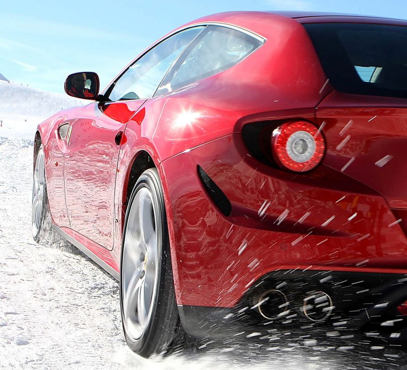 Car-Revs-Daily.com -- Ferrari FF is Monday-Sunday V12 Supercar 124