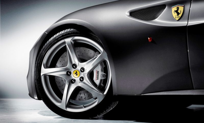 Car-Revs-Daily.com -- Ferrari FF is Monday-Sunday V12 Supercar 195