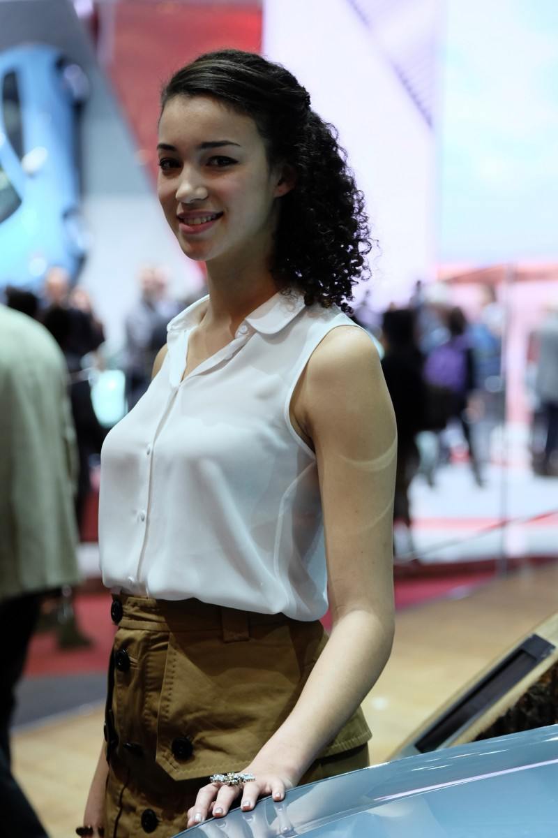 Geneva 2014 Booth Babes Teach MasterClass in Slinky, Camera-Ready Pouts -- 15 Ultra-HR Photos 8