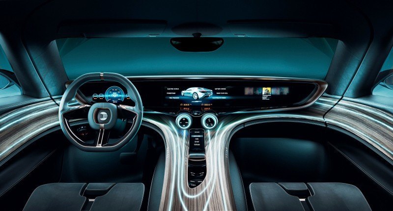 QUANT-e-Sportlimousine_interieur_cockpit_with Light