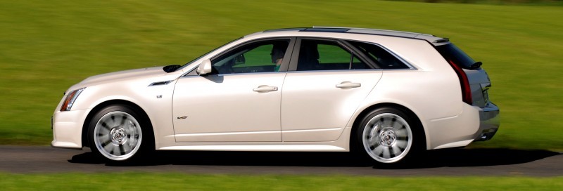 011_Cadillac_CTS-V_Sport_Wagon