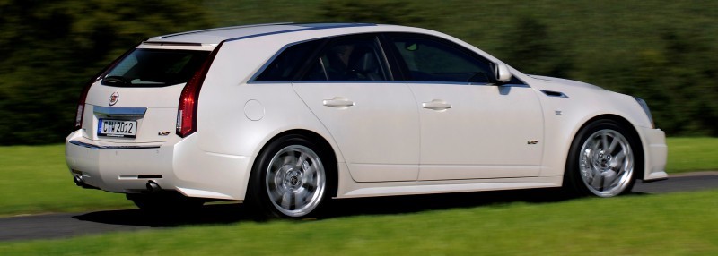 014_Cadillac_CTS-V_Sport_Wagon