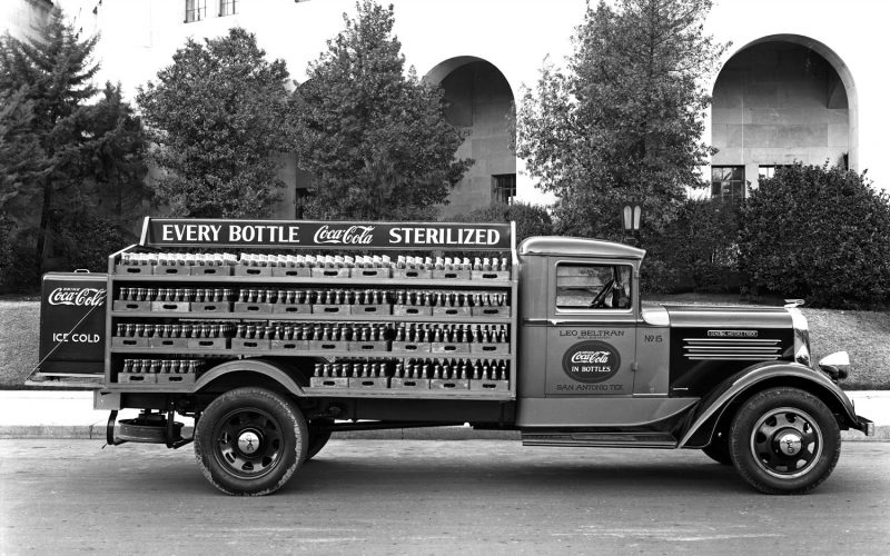 1935-GMC-Cab-Chassis-with-Beverage-Delivery-Body