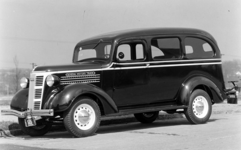 1937-GMC-Suburban-Carryall