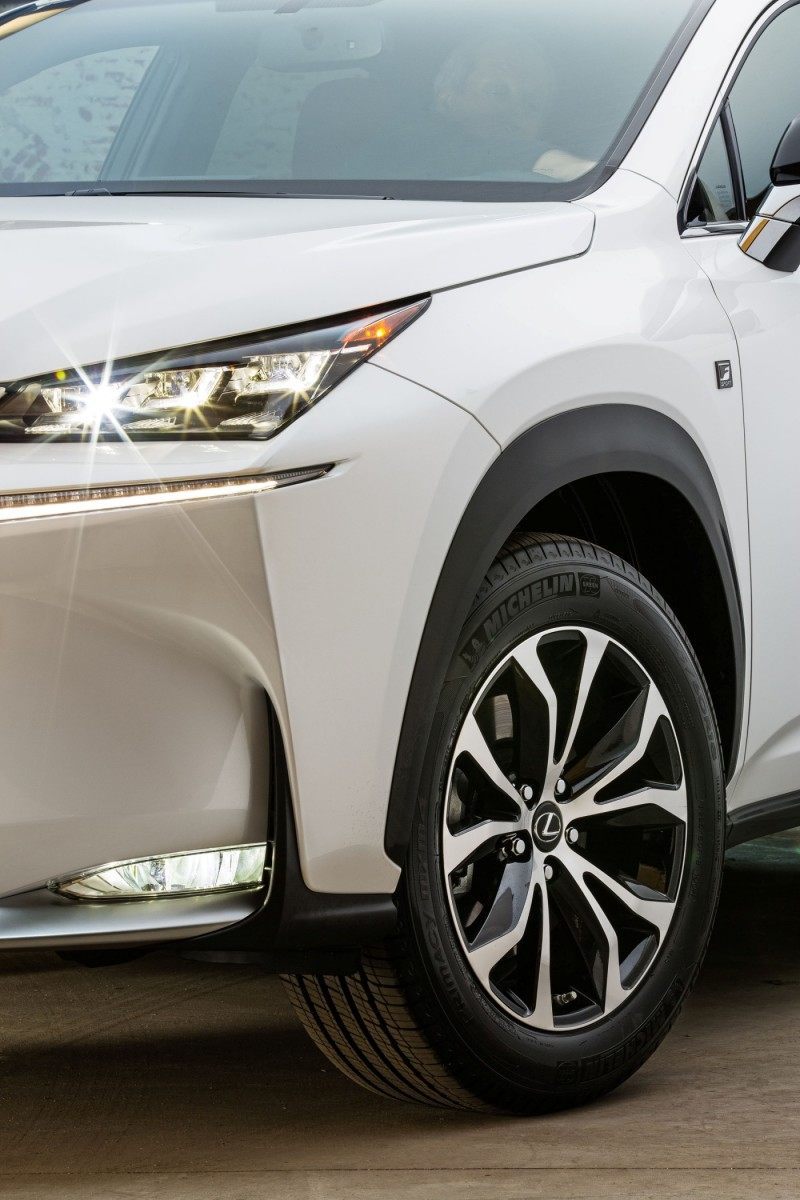 2015_Lexus_NX_200t_F_SPORT_008