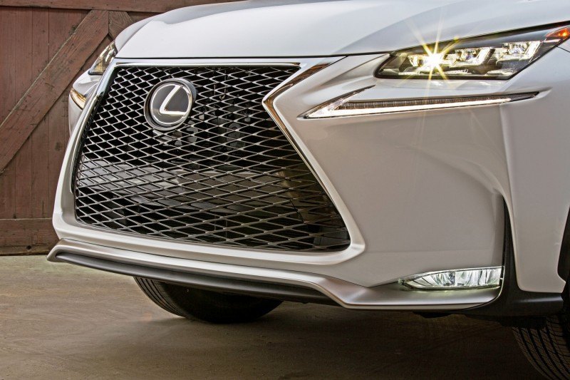 2015_Lexus_NX_200t_F_SPORT_011