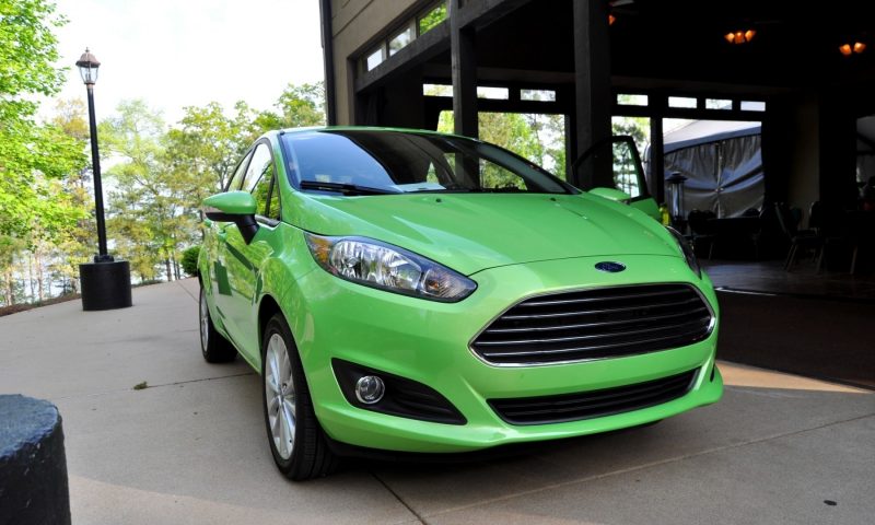 Car-Revs-Daily.com 2014 FORD Fiesta 11