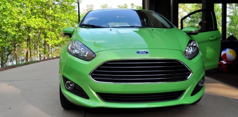 Car-Revs-Daily.com 2014 FORD Fiesta 13