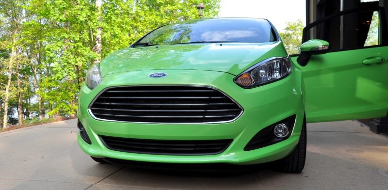 Car-Revs-Daily.com 2014 FORD Fiesta 14