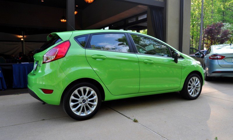 Car-Revs-Daily.com 2014 FORD Fiesta 7