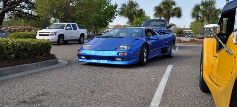 Car-Revs-Daily.com Supercars 1999 Lamborghini Diablo VT12