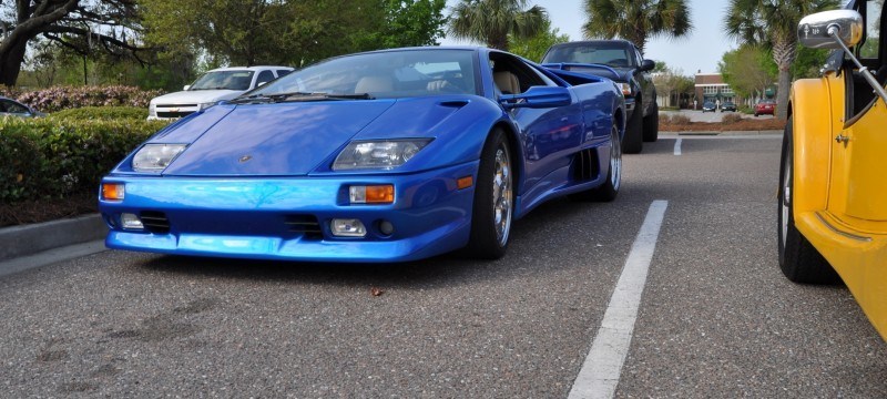 Car-Revs-Daily.com Supercars 1999 Lamborghini Diablo VT14