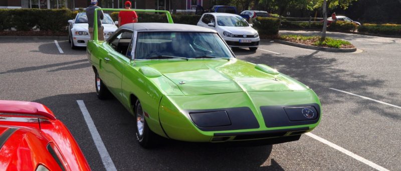 musclecar heroes — 1970 plymouth road runner superbird at