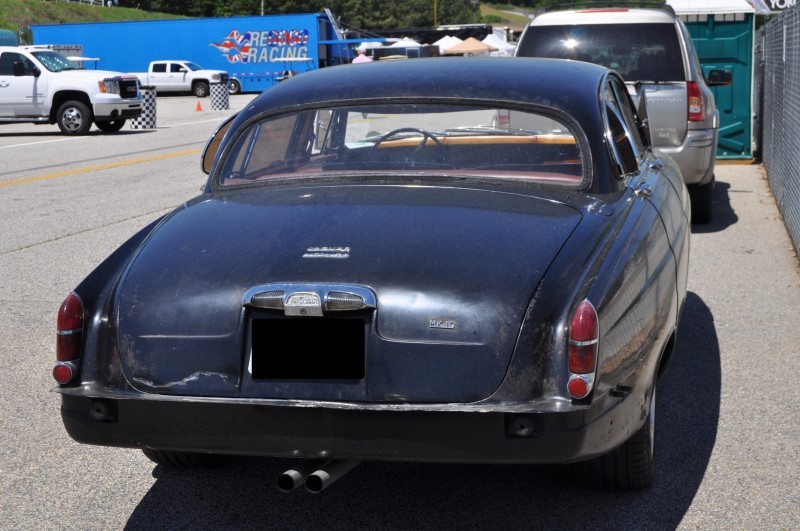 Road-Atlanta---Mitty-2014-Pit-Lane---~1965-JAGUAR-Mark-10-and-E-Type-Coupe-Side-by-Side-9