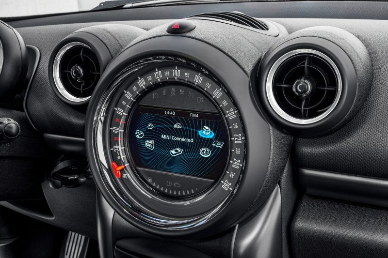 Car-Revs-Daily.com 2015 MINI Countryman Facelifted with LED and Dark Style Updates 34