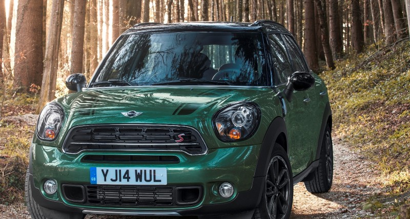 Car-Revs-Daily.com 2015 MINI Countryman Facelifted with LED and Dark Style Updates 7