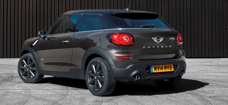 Car-Revs-Daily.com - 2015 MINI PACEMAN LED and Dark Style Updates 1